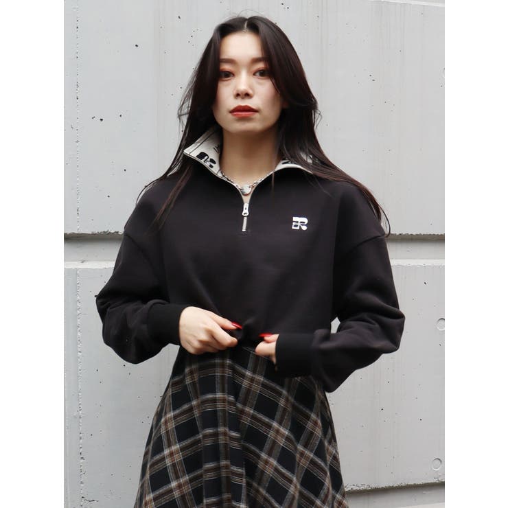 未使用　Her praha litmus　ハーフジップ　ショート　トップス　黒 ロゴラインハーフジップショートスウェットトップス