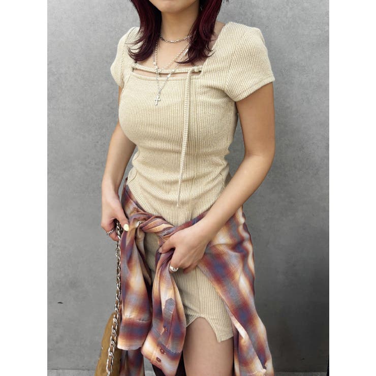 ベージュ | カットタイトハーフスリーブミニワンピース | EVRIS