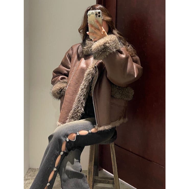 SNSでバズり中】リバーシブルフェイクファーブルゾン[品番