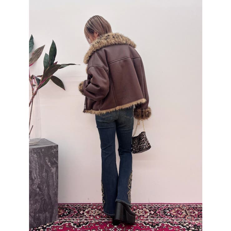 SNSでバズり中】リバーシブルフェイクファーブルゾン[品番