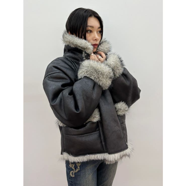 SNSでバズり中】リバーシブルフェイクファーブルゾン[品番