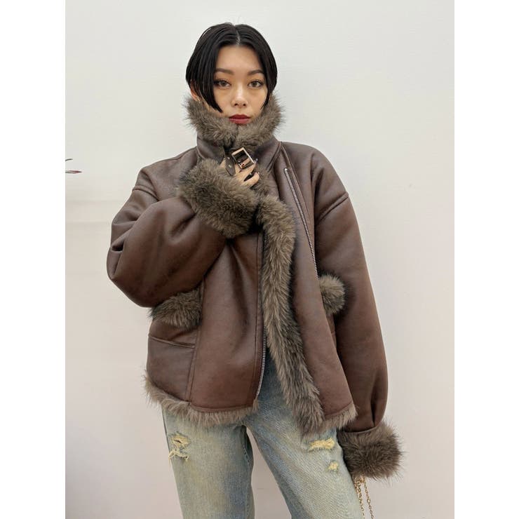 SNSでバズり中】リバーシブルフェイクファーブルゾン[品番