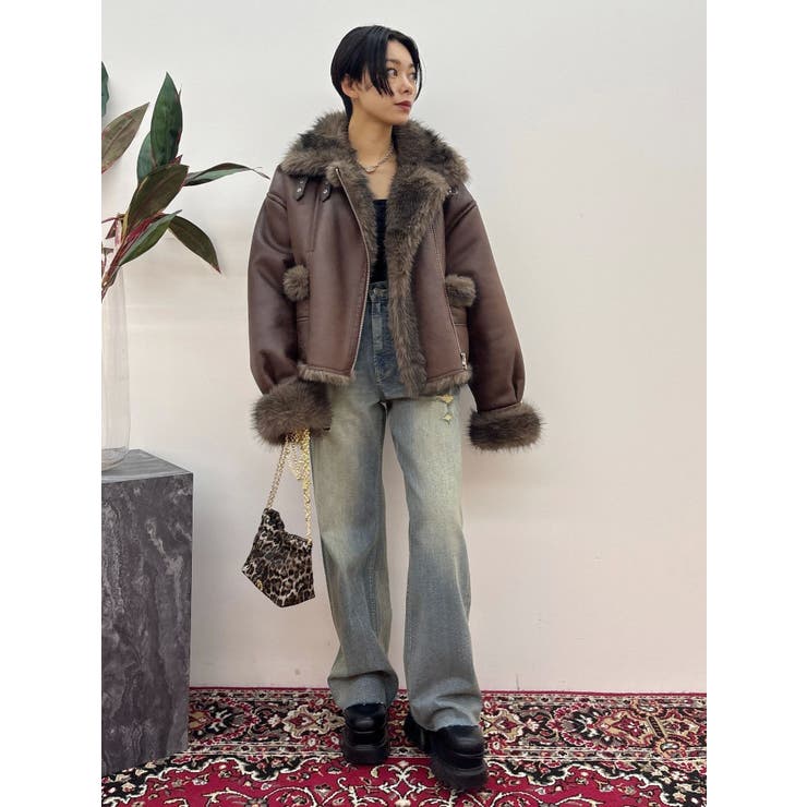 SNSでバズり中】リバーシブルフェイクファーブルゾン[品番