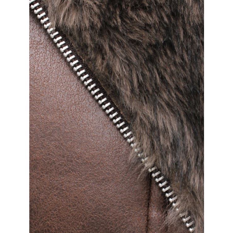 SNSでバズり中】リバーシブルフェイクファーブルゾン[品番