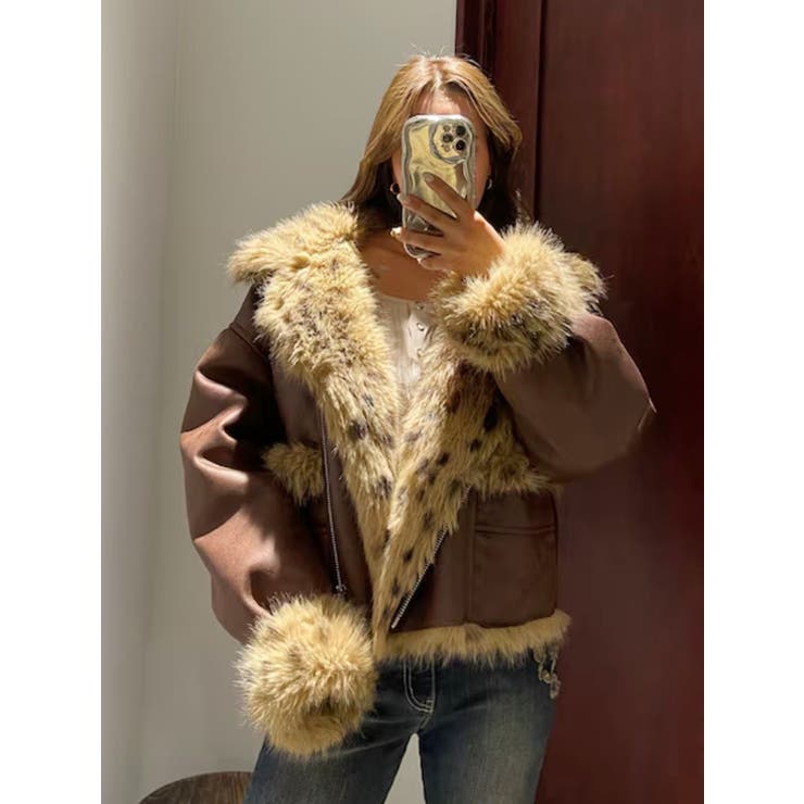 SNSでバズり中】リバーシブルフェイクファーブルゾン[品番