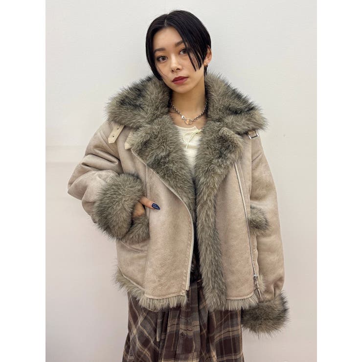 SNSでバズり中】リバーシブルフェイクファーブルゾン[品番