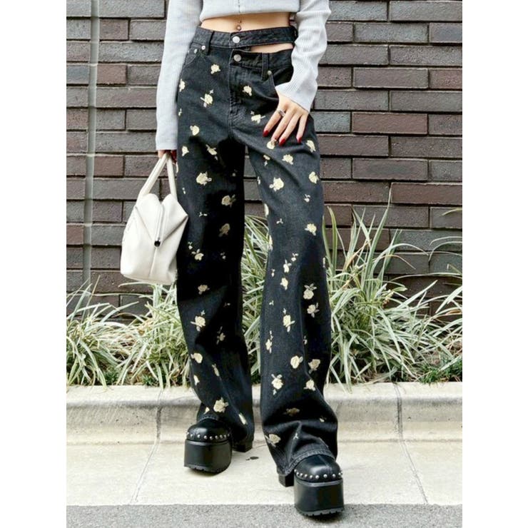 ブラック | Embroideryカットアウトワイドデニムパンツ【セットアップ着用可能】 | EVRIS