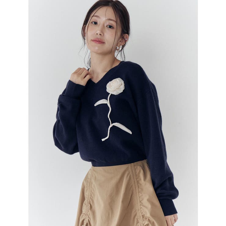 ネイビー | オーガンコサージュVネックニット | CALNAMUR