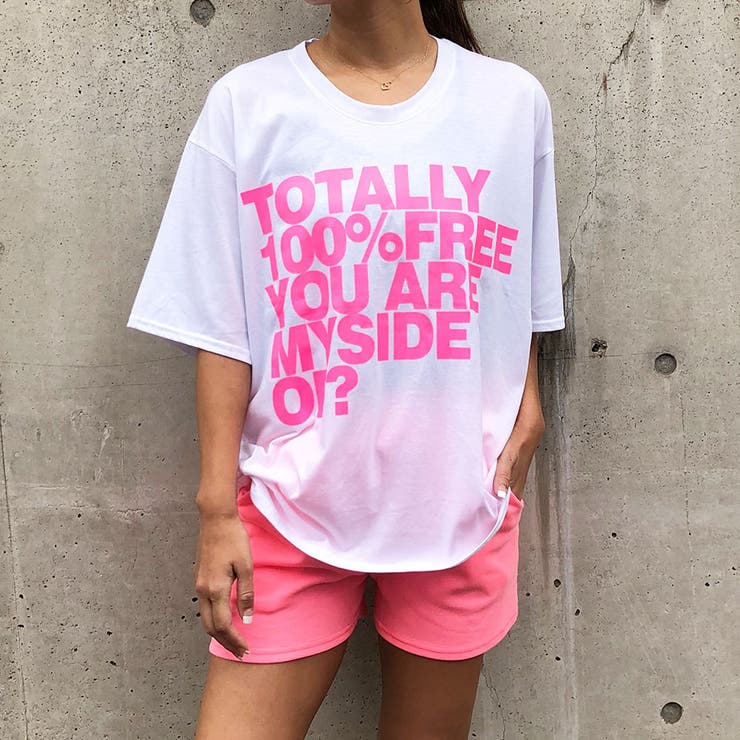 MONCLER ビッグロゴ スプレープリントTシャツ 白×ネオンピンク MONCLER ビッグロゴ スプレープリントTシャツ 白×ネオンピンク 【公式