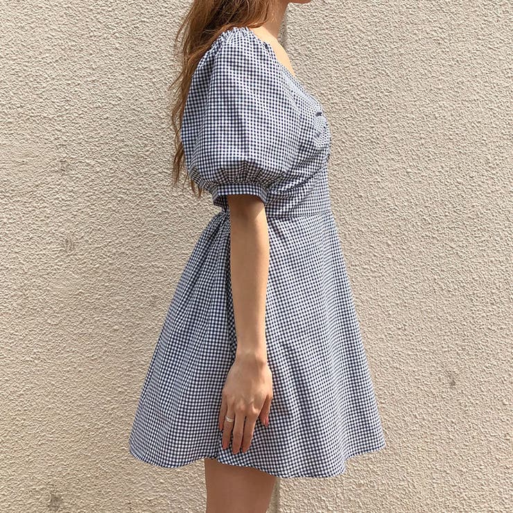 後ろシャーリング胸タックスクエアデザインバルーン袖ワンピース[品番