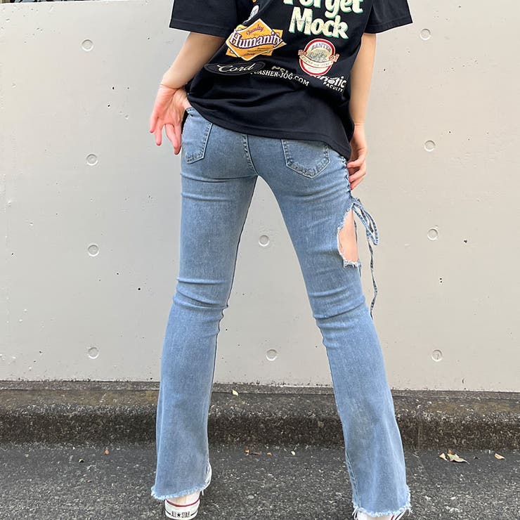 サイドカットアウトシャーリングリボン裾フリンジデニムパンツ[品番