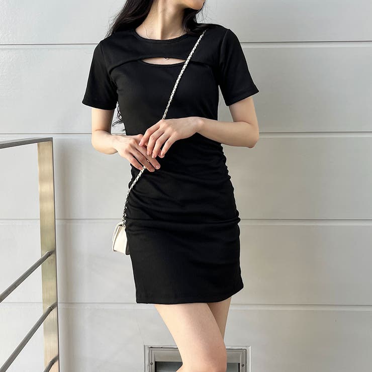 カットアウトサイドシャーリングミニワンピース[品番：MJNW0002752