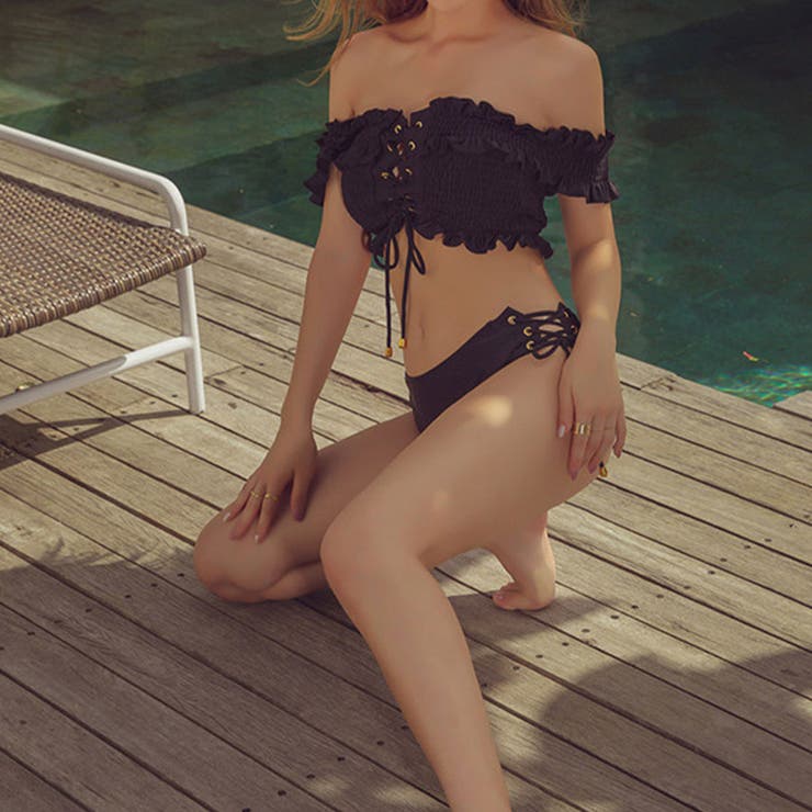 ブラック | フロントレースアップシャーリングオフショル水着 | me Jane