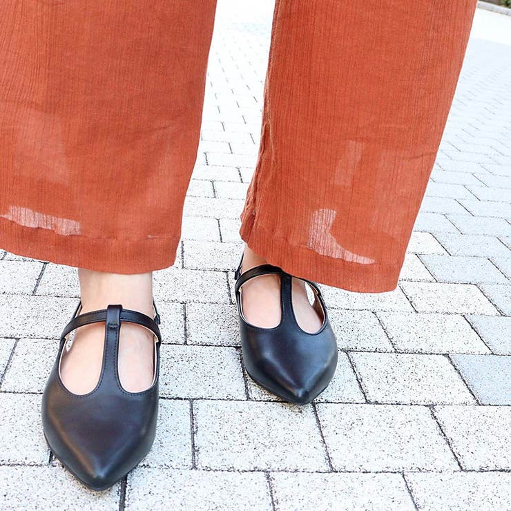 ペリーコ　黒 ポインテッドトゥ Tストラップ シューズ 35.5 ポインテッドトゥTストラップパンプス パンプス シューズ[品番