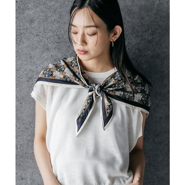 ブラウン | 小紋柄トライアングルストール シルクタッチ 大きめ | mili an deni