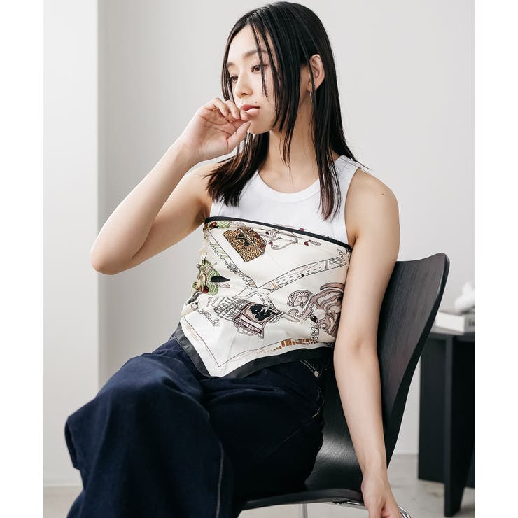 アイボリー | レトロ柄トライアングルストール シルクタッチ 大きめ | mili an deni