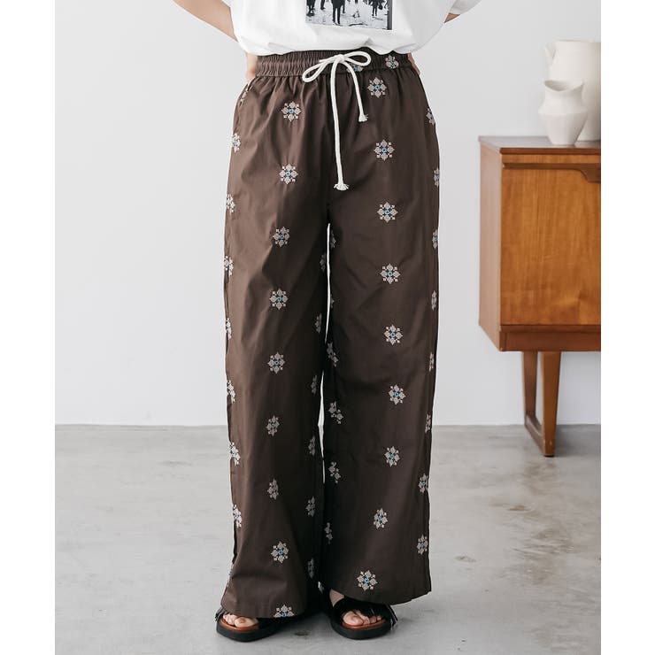 ブラウン | ネイティブ刺繍イージーワイドパンツ ロング丈 ボトムス | mili an deni