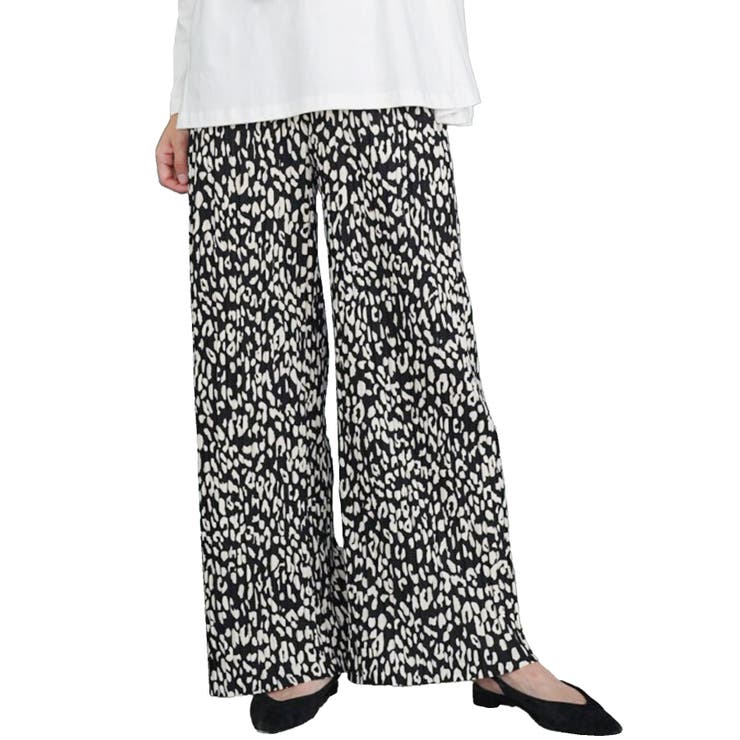 ブラック×オフホワイト | レディース ワイドパンツ ヒョウ柄セミワイドプリーツパンツ | mili an deni