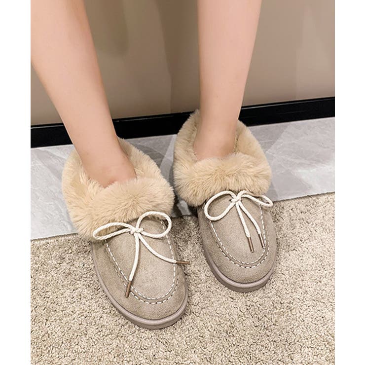 ベージュ