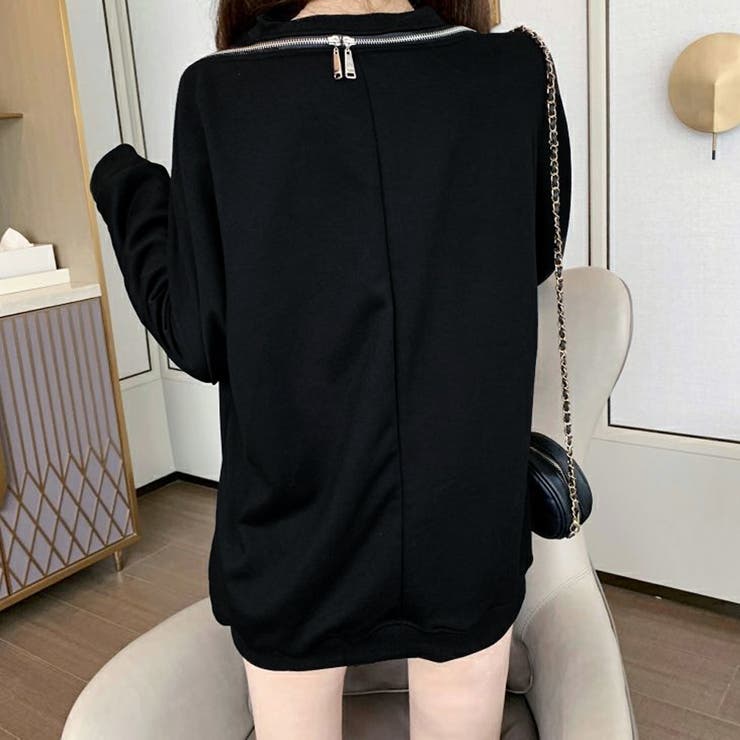 韓国発【BLACKUP】セリーニ オフショルダー 長袖 送料込 肩出しトップス オフショルダー長袖 秋冬[品番：II000007762