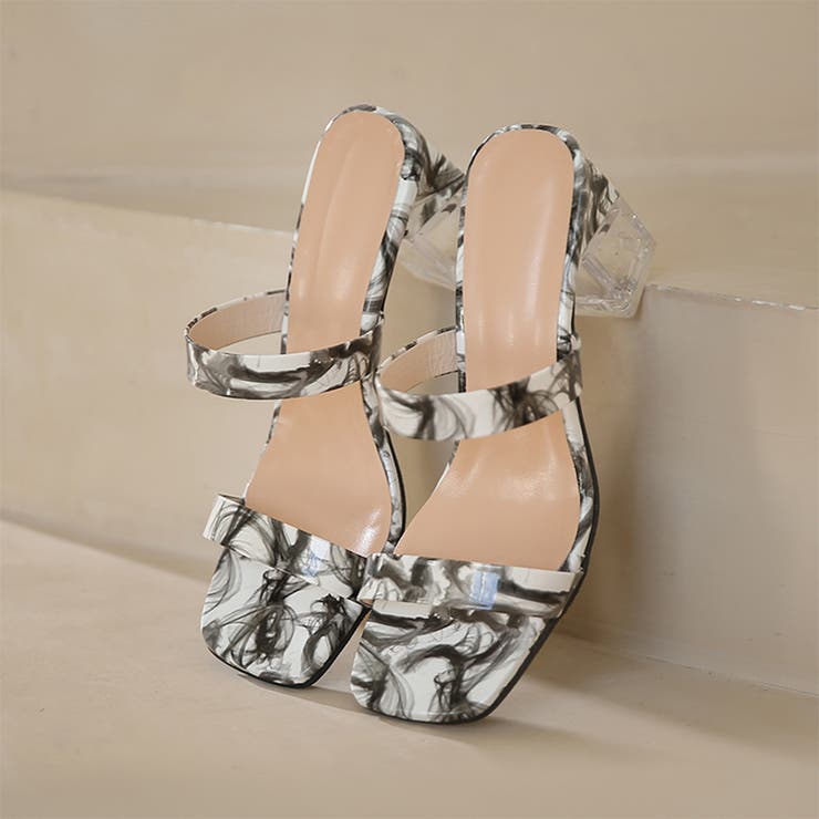 【関税込み】Magda Butrym ブルー Double Flower ヒールサンダル Blue Double Flower Heeled Sandals by Magda Butrym on Sale