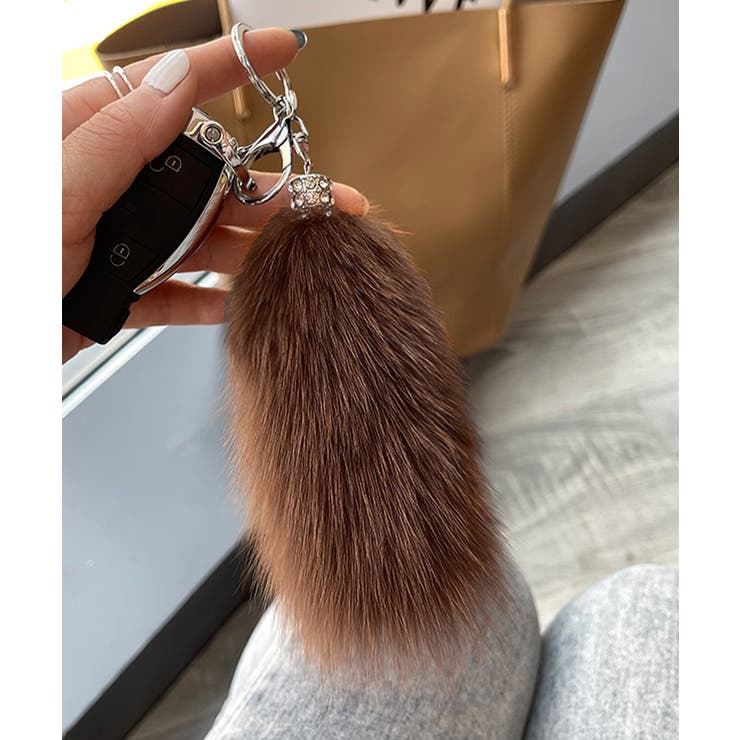 ブラウン | カラフル もこもこファーキーホルダー 可愛いバッグアクセサリー | SUNSHINE CLOSET