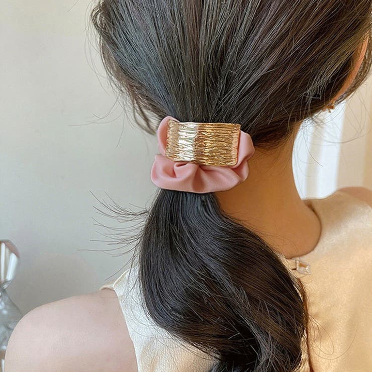 スモークピンク | プレート付きシュシュ 大人っぽいヘアゴム | Miniministore