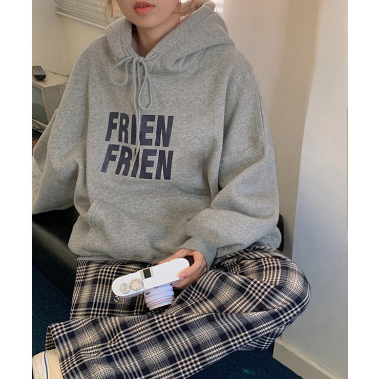 グレー