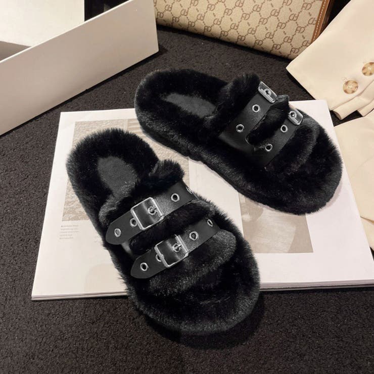 PAOLA MARTINI ファーサンダル【新品未使用】元値20,000円 PAOLA MARTINI ファーサンダル【新品未使用】元値20,000円