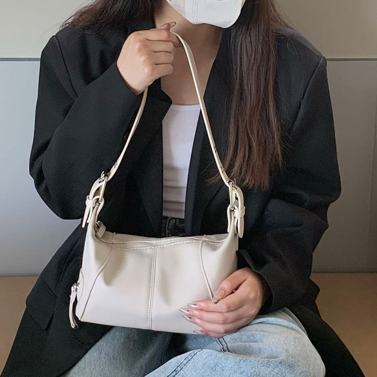 アイボリー