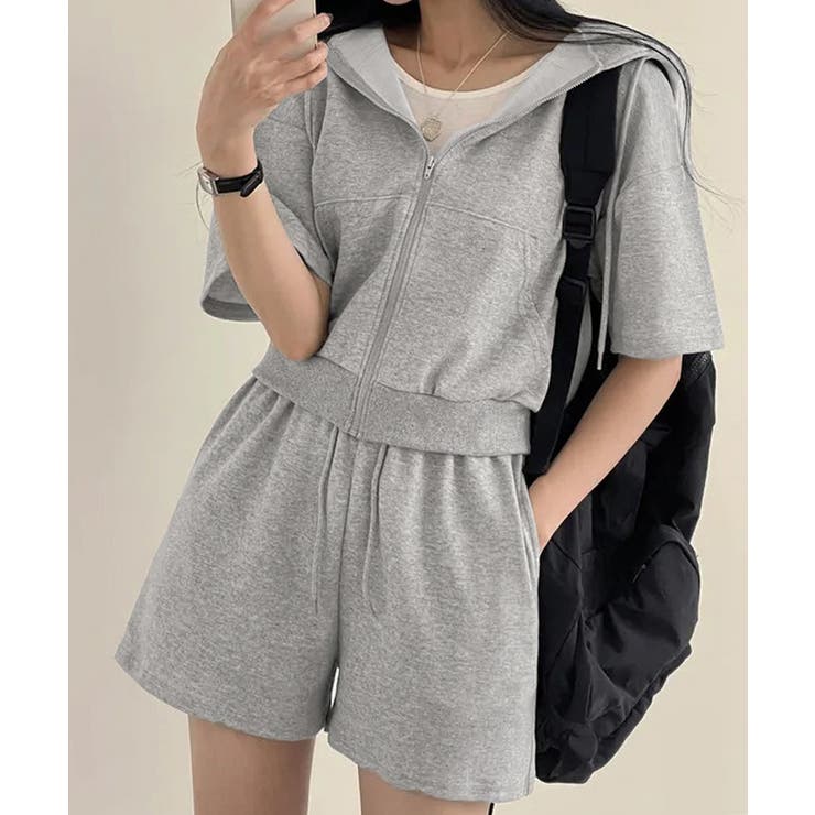 グレー | ジップアップパーカー クロップド丈トップス夏 ハイウエストショートパンツ | SUNSHINE CLOSET