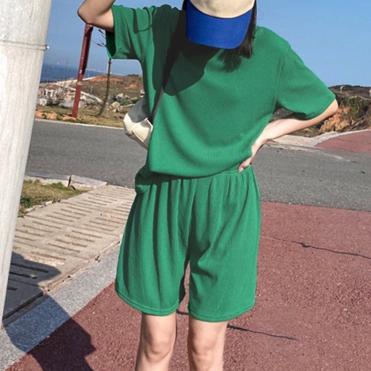 グリーン