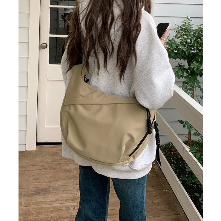 【 Jeans】収納に便利なミニショルダーバッグ IVORY ショルダーバッグ ナイロン 多収納 無地[品番:II000012027