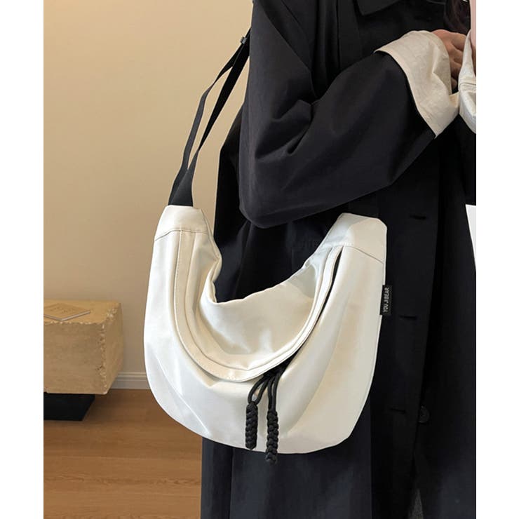 美品】23区 ワンショルダーバッグ 三日月型ホーボーバッグ
