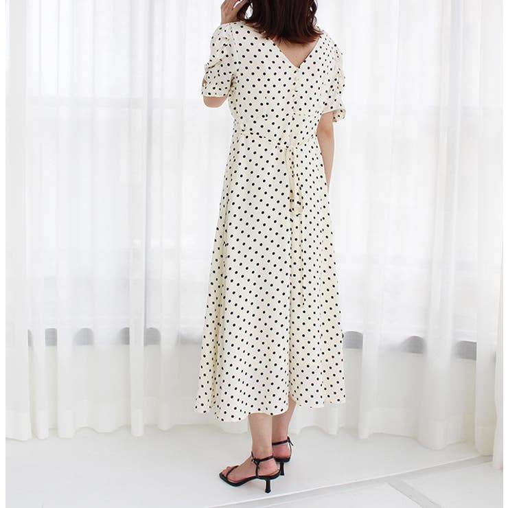 パフショルダ―ドットワンピース[品番：MDRW0004195]｜MODE ROBE
