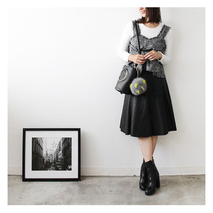 フェイクレザーフレアスカート スカート ひざ丈スカート[品番