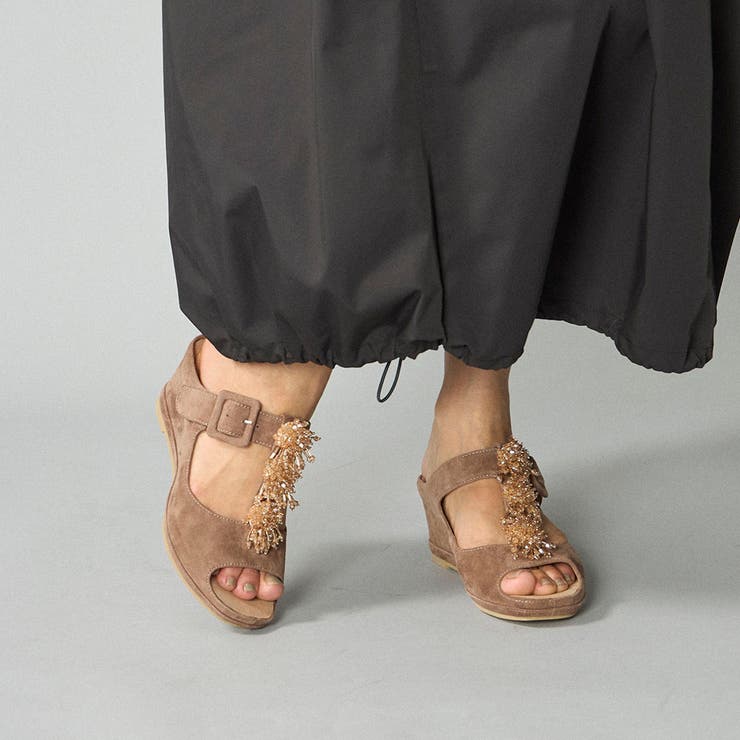 ビジュー付きTストラップサンダル | Mode et Jacomo×ing | 詳細画像1 