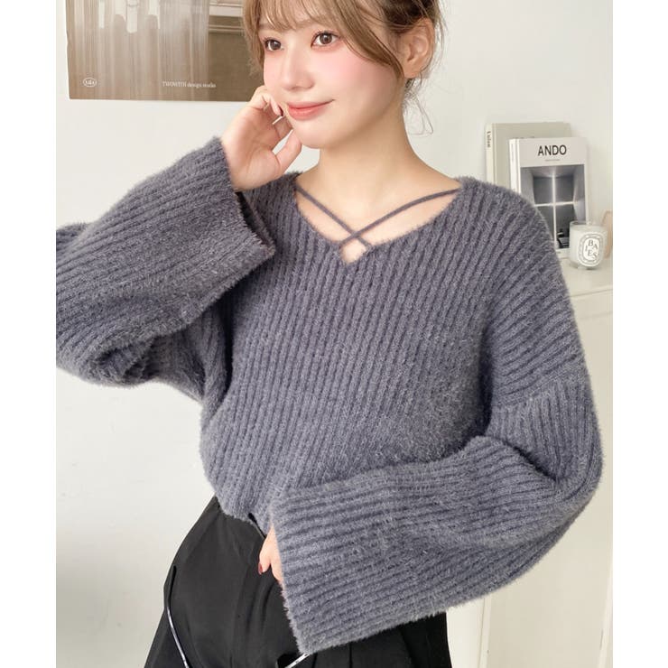 チャコールニットみゅー様 クロスネックシャギーニットプルオーバー[品番：ERMW0003980]｜moment+