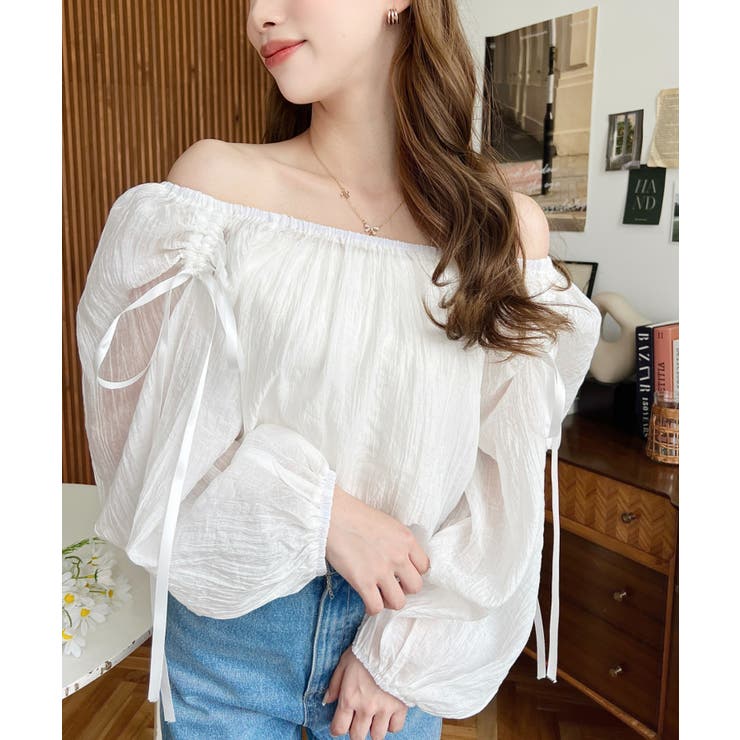 ショルダーシャーリングリボンオフショルブラウス | moment+ | 詳細画像1 