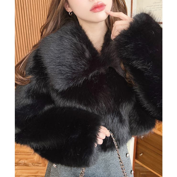 ブラック | ショート丈ビッグカラーフェイクファーブルゾン | moment+