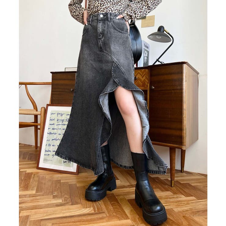 ブラック | アシメフリルロングデニムスカート | moment+