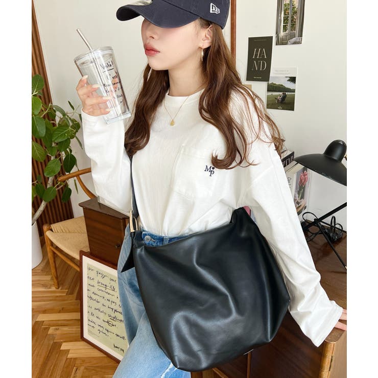 ワイドベルトフェイクレザーショルダーバッグ[品番：ERMW0000015