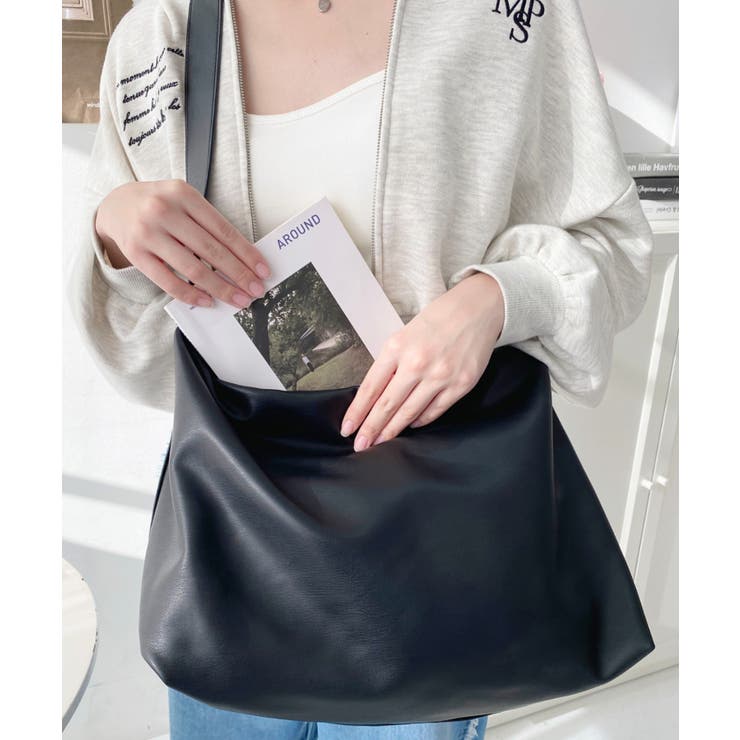 ワイドベルトフェイクレザーショルダーバッグ[品番：ERMW0000015