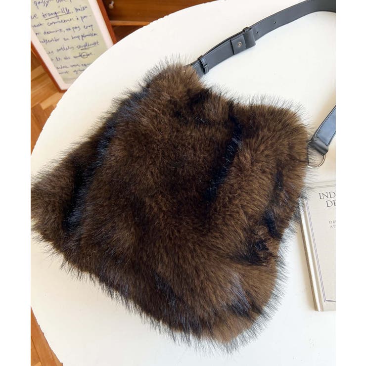 ベルトショルダーアニマルフェイクファーバッグ | moment+ | 詳細画像2 