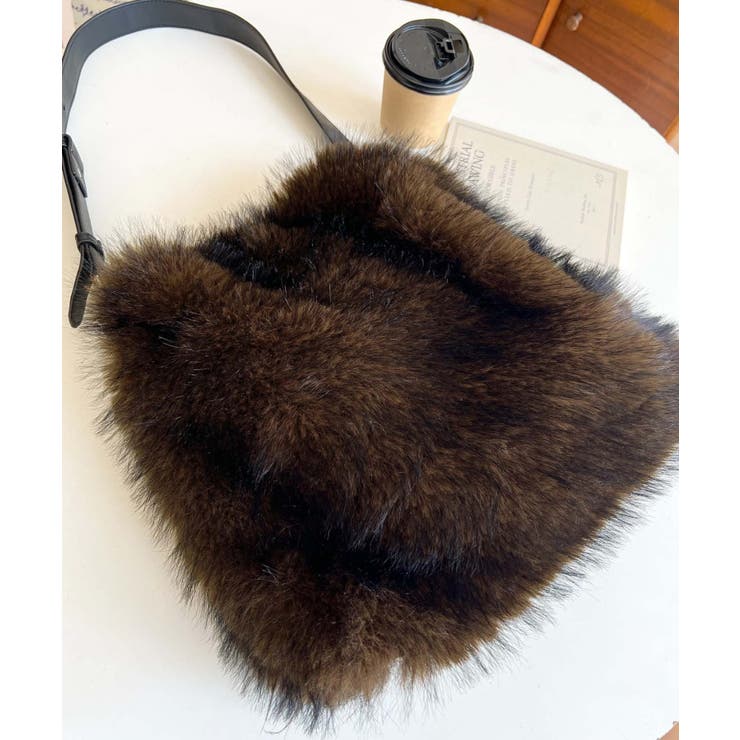 ブラウン | ベルトショルダーアニマルフェイクファーバッグ | moment+