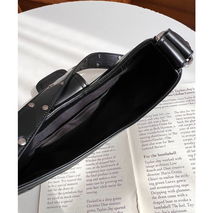 フロントバッグルデザインハーフムーンワンハンドルバッグ | moment+ | 詳細画像6 