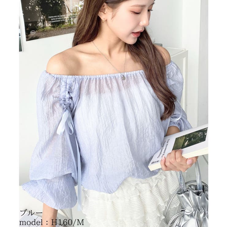 ブルー | ショルダーシャーリングリボンオフショルブラウス | moment+