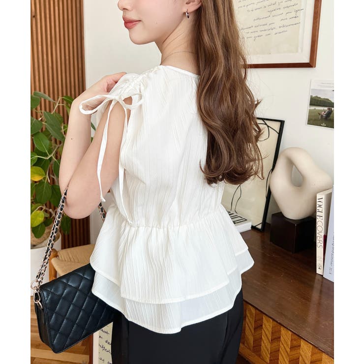 ドビーストライブ前後2WAYショルダーシャーリングリボンペプラムブラウス | moment+ | 詳細画像8 