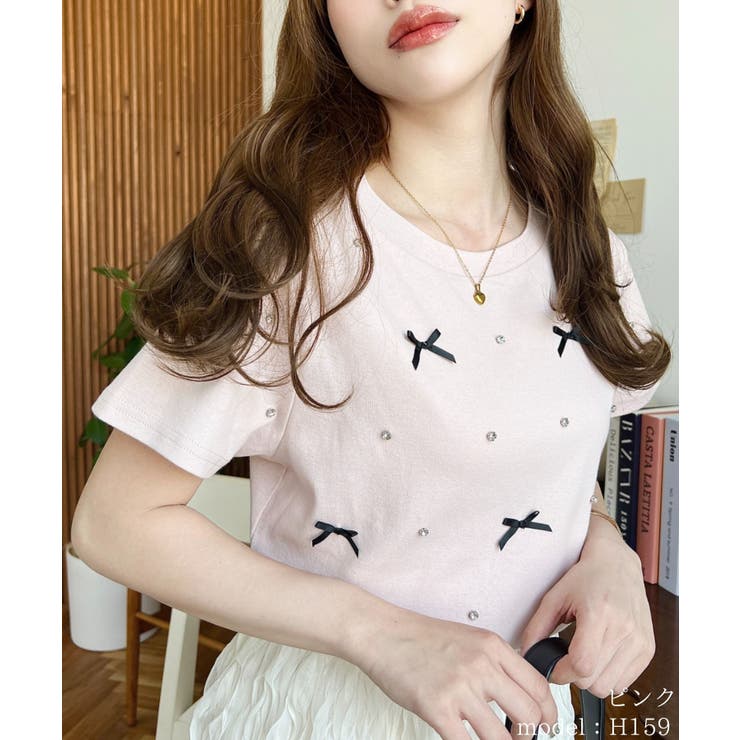 ピンク | バックハートカットリボンビジュー半袖Tシャツ | moment+