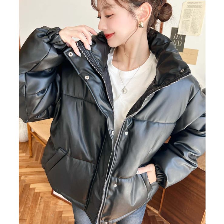 ブラック | スタンドカラーファイバーダウンソフトフェイクレザーブルゾン | moment+